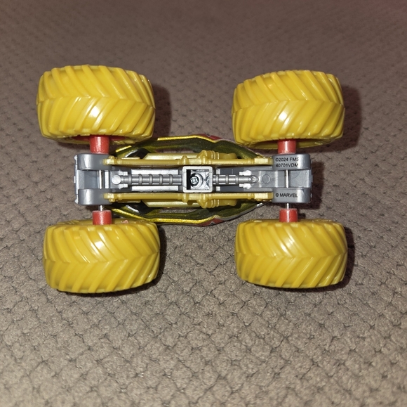 2024 Iron Man MONSTER JAM Marvel Truck 1/64 Spin Master Series - Picture 5 of 16